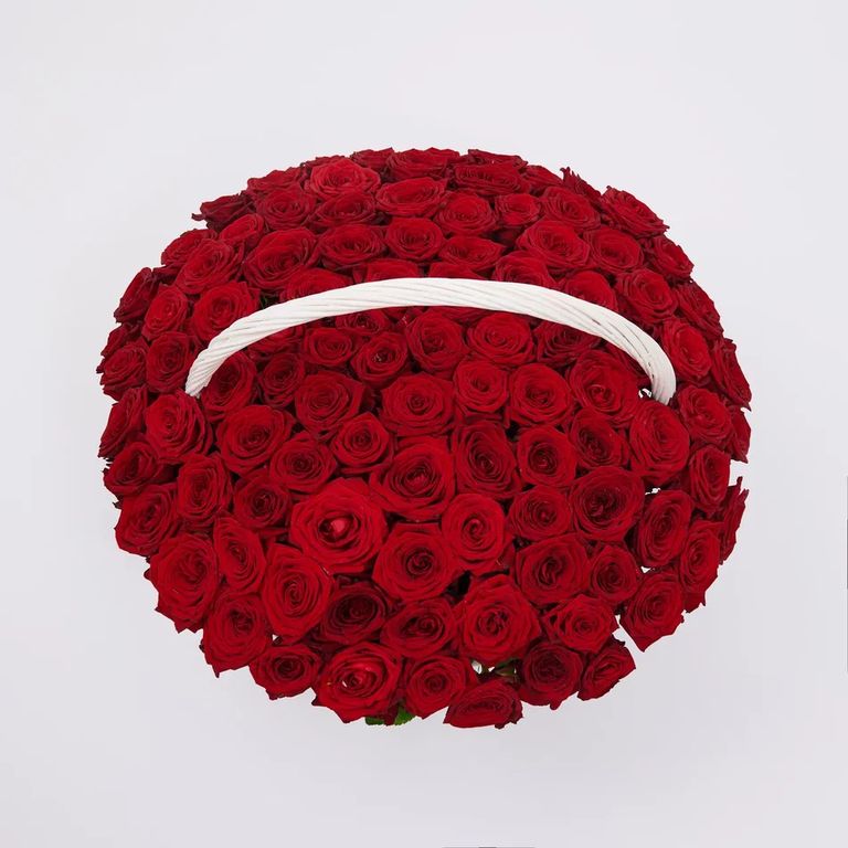 Корзина из 101 розы Red Naomi
